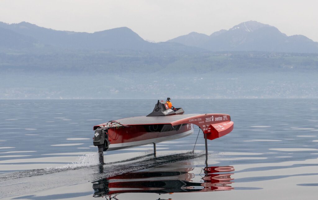 Dahu SwissSolarBoat Lac Leman crossing